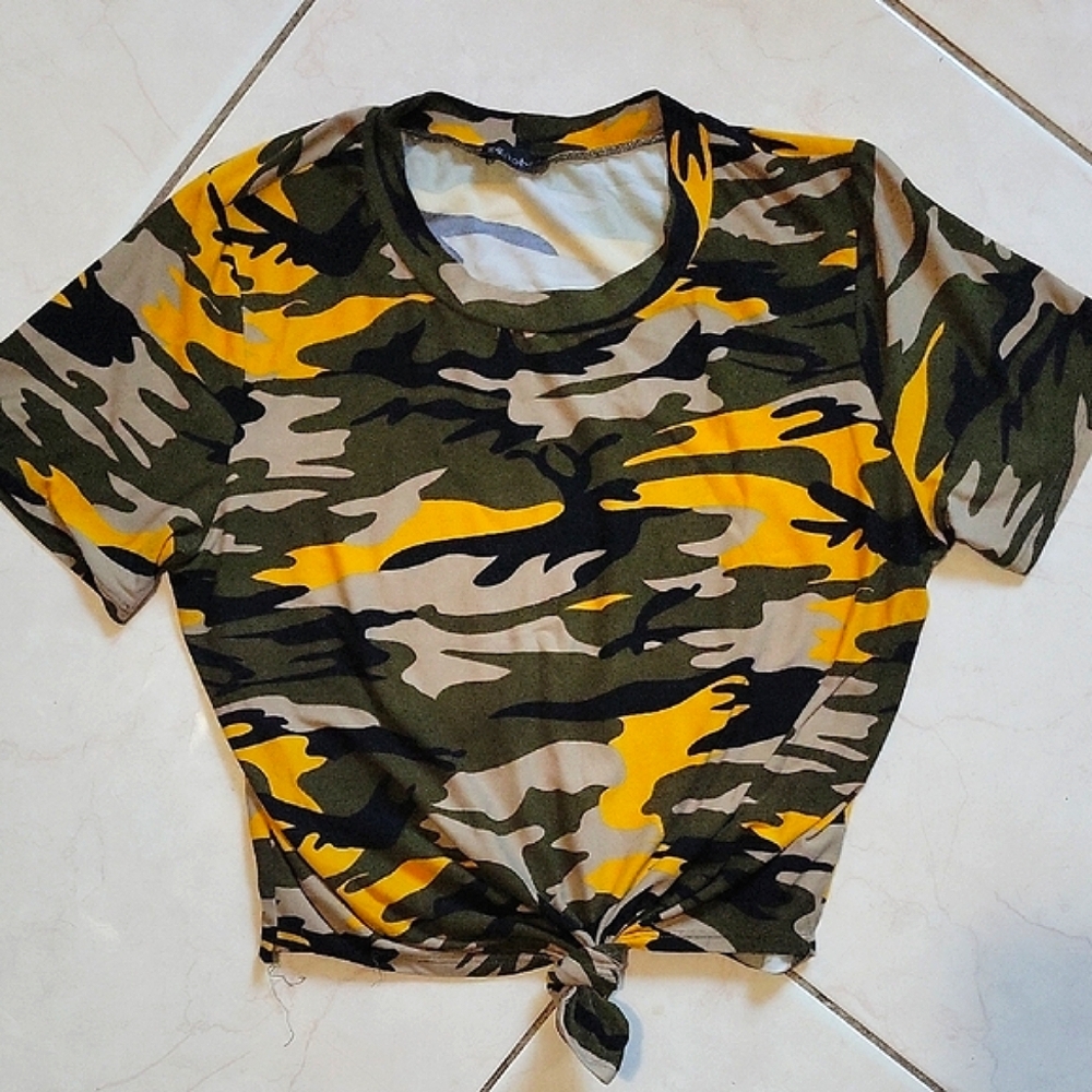 Zenobia Yellow Black Crop Tie Front  Tee